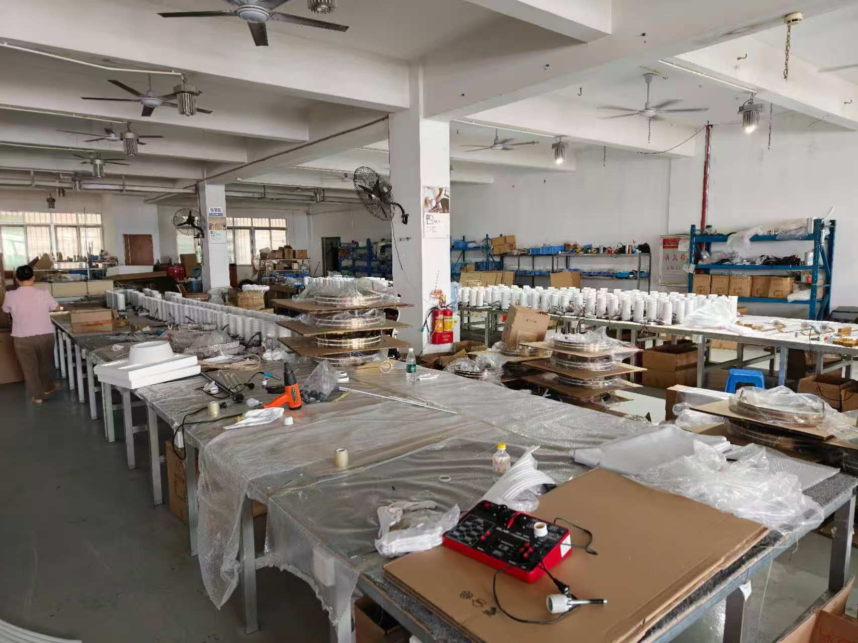 灯具装配工位